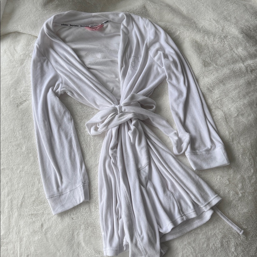 JUICY COUTURE White Sparkly Robe